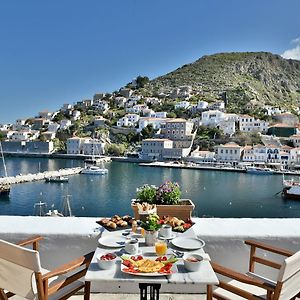 Douskos Port House